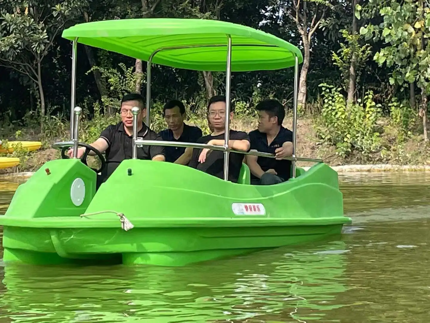 Hot sale electric water pedalo boat