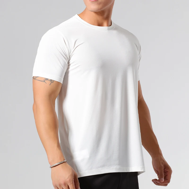 Performance Men s Gym Shirt with Quick Drying Technology and High Elasticity for Intense Workouts