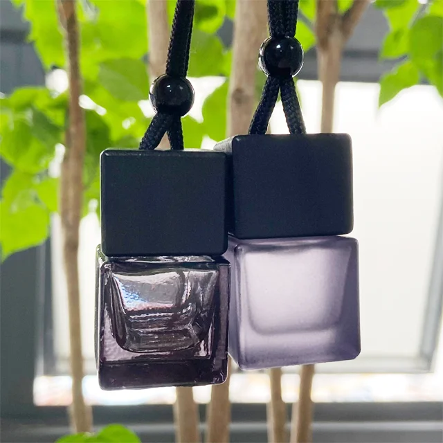 Luxury 8ml Empty Square Shape Black Mini Glass Bottle with Black Wooden Lid Hanging Perfume Essential Oil Car Diffuser Bottle