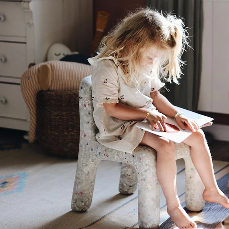 
SHIMOYAMA Durable Solid Plastic Portable Play Seat Kids Learning Non-Slip Chair for Toddlers and Children 