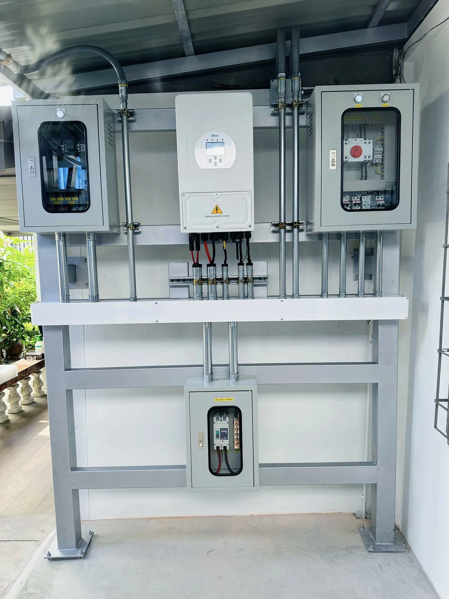 Hot Deye hybrid inverter SUN-3.6/5/6/7.6/8K-SG05LP1-EU-SM2 5kw 6kw 8kw single phase wifi hybrid solar inverter