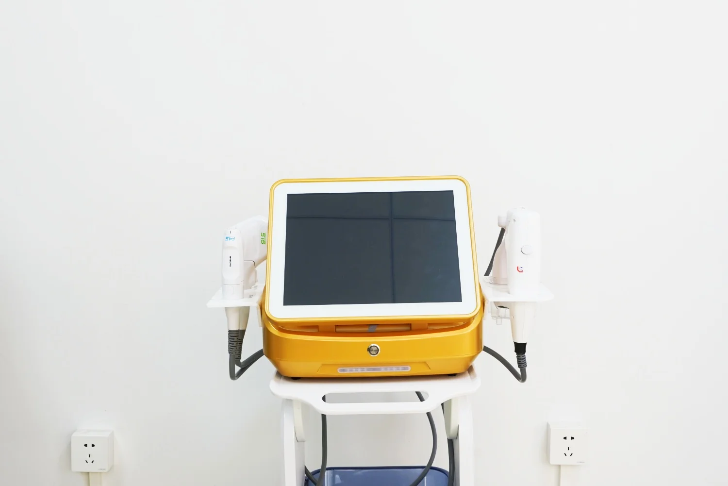 A 4 in 1 4d 7d Hifu 12 Lines Liposonixed 8mm 13mm Cartridges Body Slimming Face Skin Tighten V Max Machine