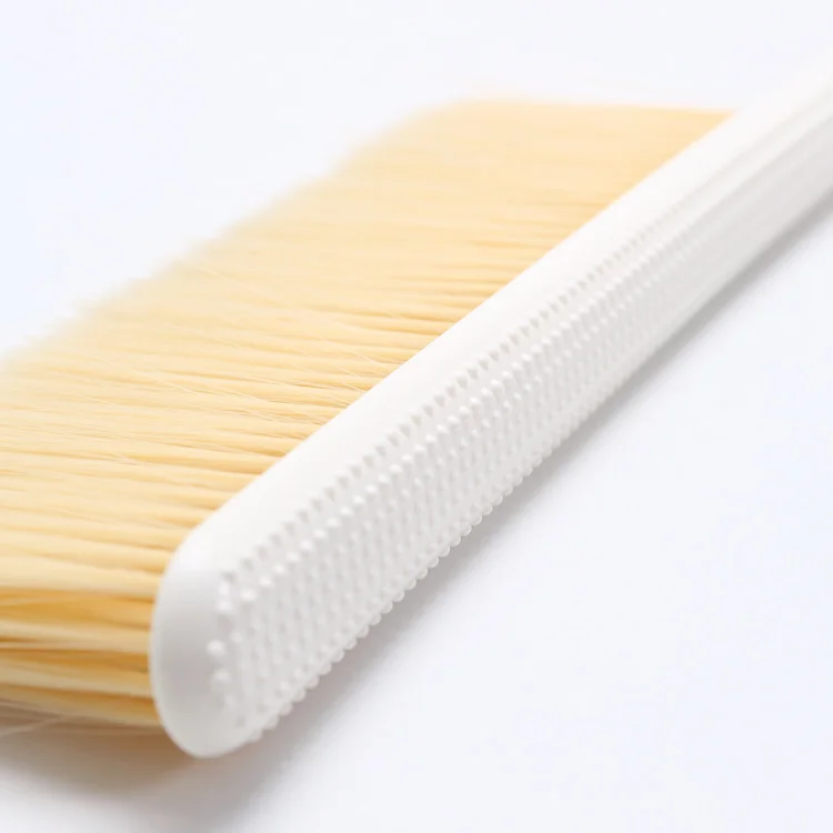Wooden wood color long handle bed cleaning brush hat brush used to clean high-grade clothes, hats, beds