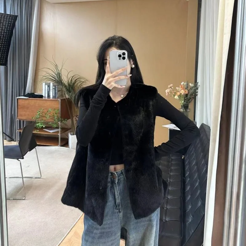 hot sale women winter comfortable stylish flattering boat neck collar hooked real mink fur vest