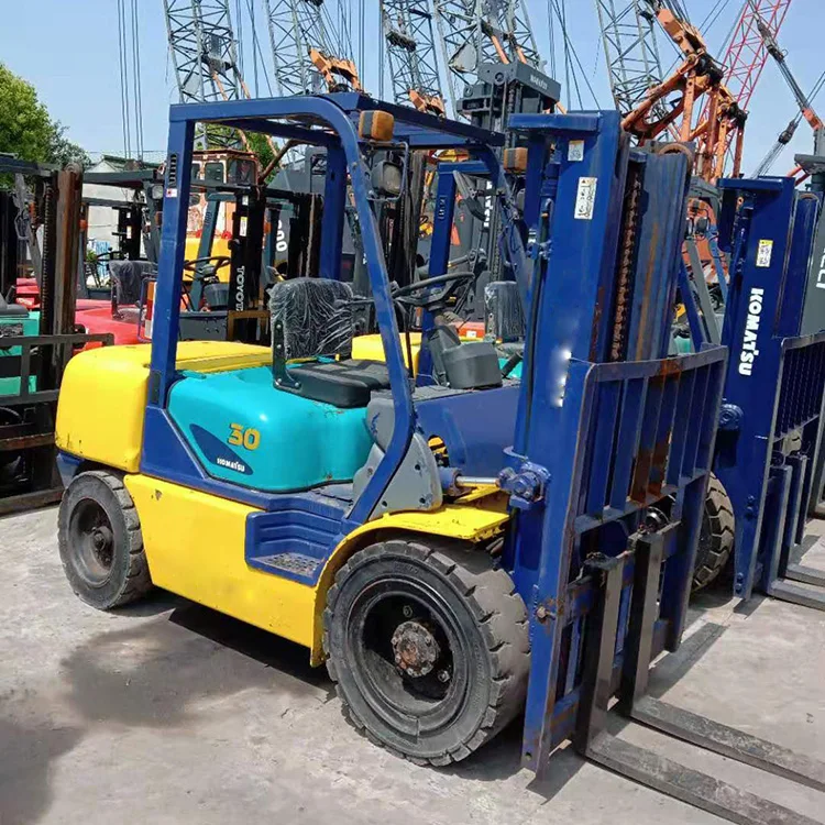 Подержанный вилочный погрузчик komatsu на продажу fd30 3t 3000 кг tcm японский двигатель ISUZU низкая
