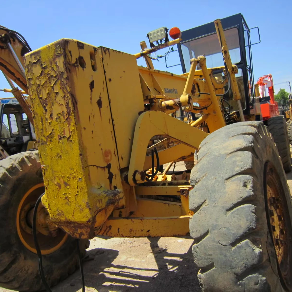 Low Price Original Japan Komatsu Used Motor Grader Gd623 For Construction Works Heavy Machine With Good Condition For Hot Sale