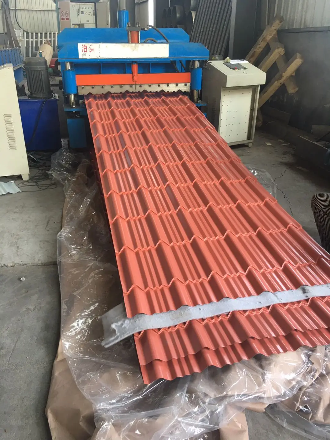 
0.1-0.2mm thickness Low cost galvanized corrugated zinc roofing sheet /roof sheet price/aluminum zinc price per meter 