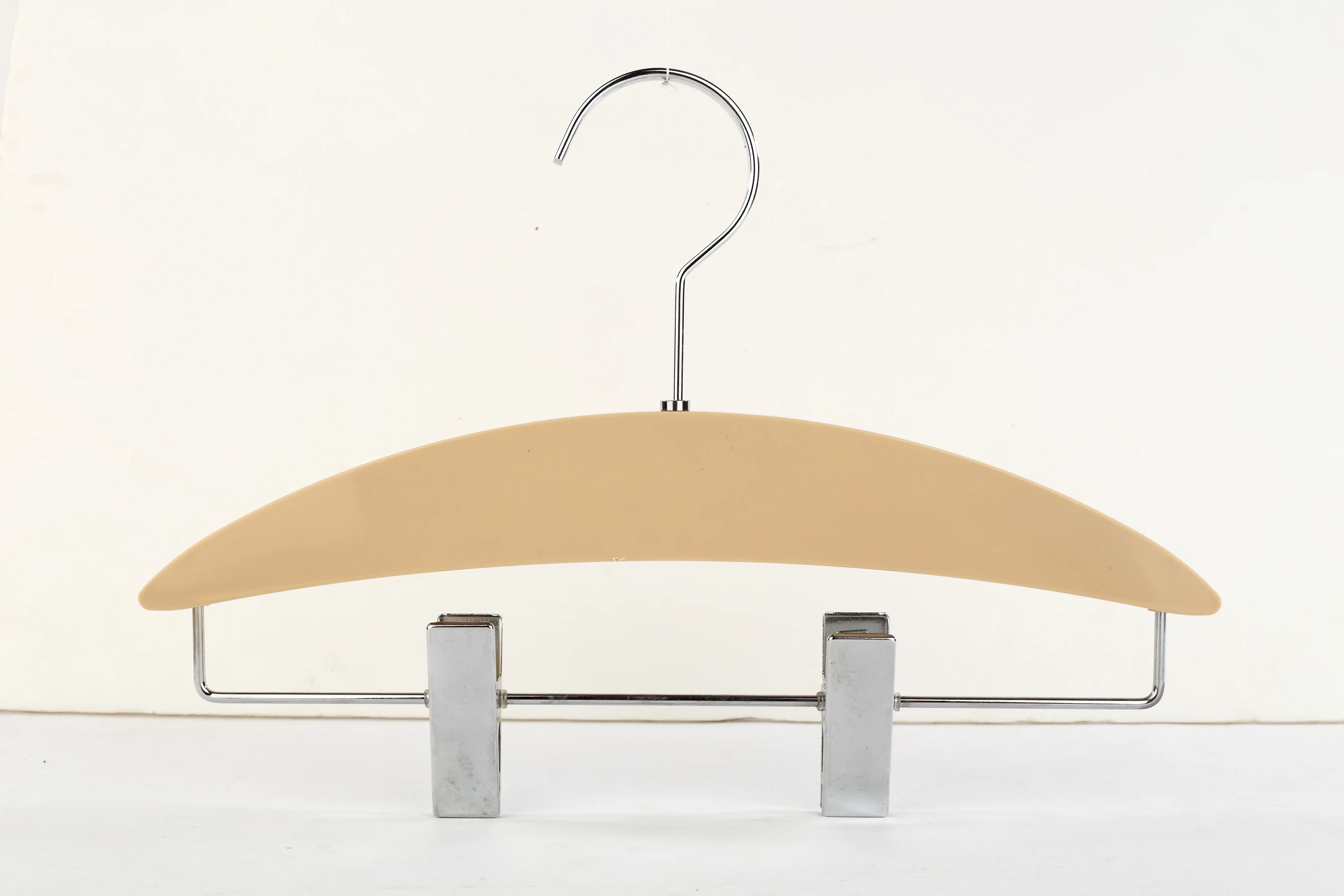 Wholesale coat hanger with non-slip shoulder design hanger, material plastic acrylic wooden hanger