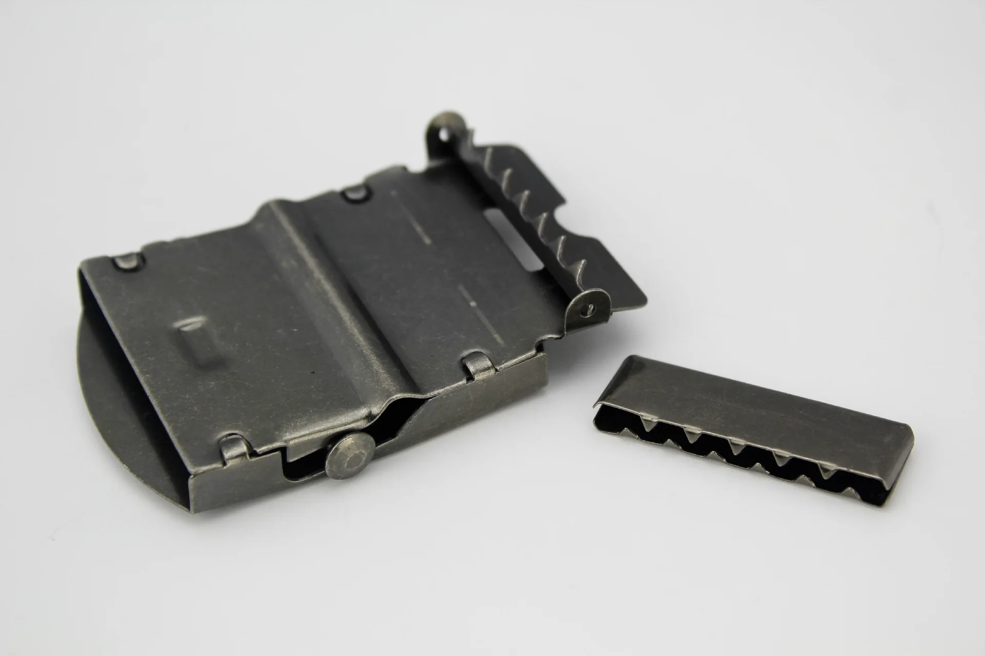 Excellent quality plating flip metal belt buckle with tail clip  adjust buckle copper military belt buckle 32*43.5mm