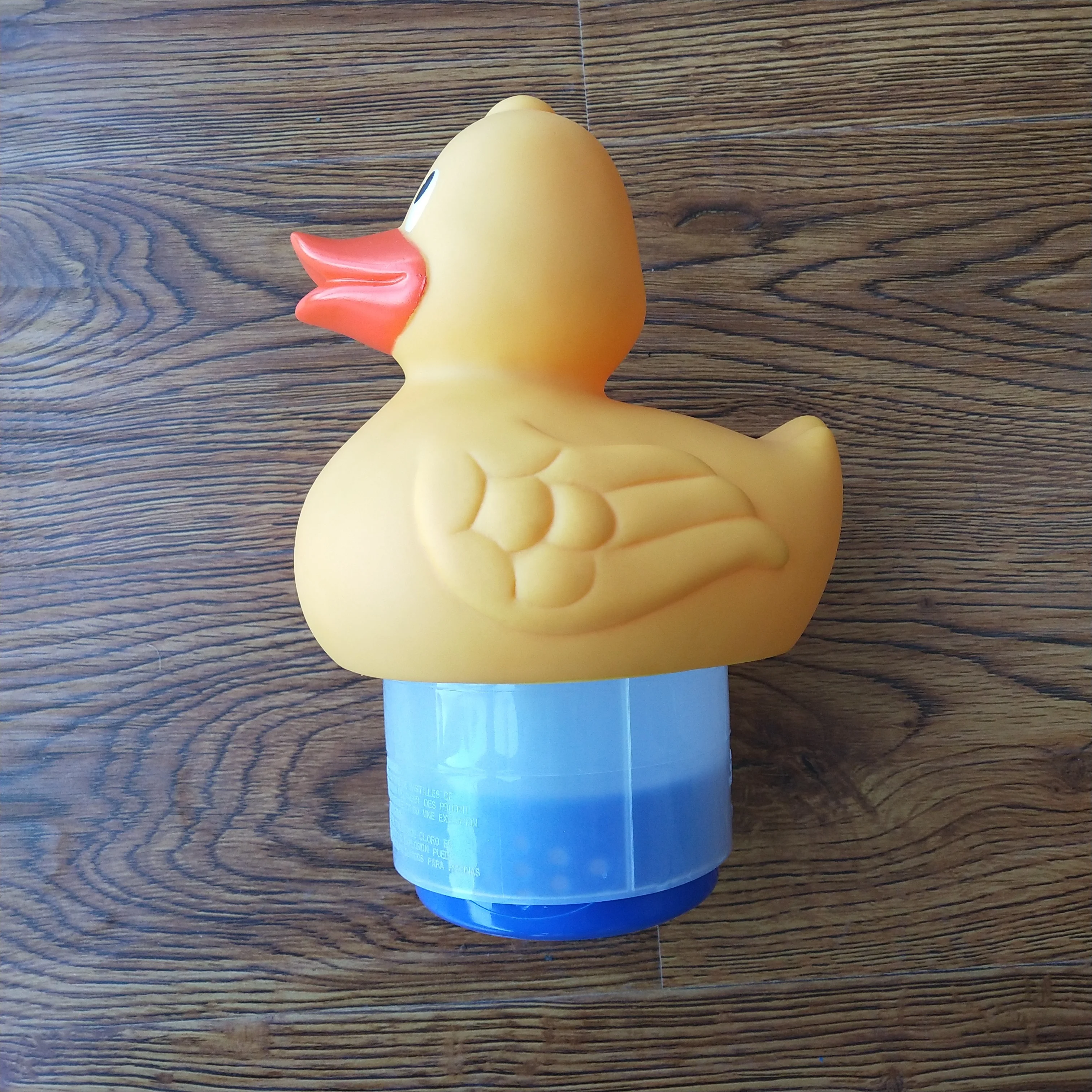 Cleanwell Cute Yellow Duck Large Capacity Swimming Pool Floating Dispenser Chlorinator Telescopic