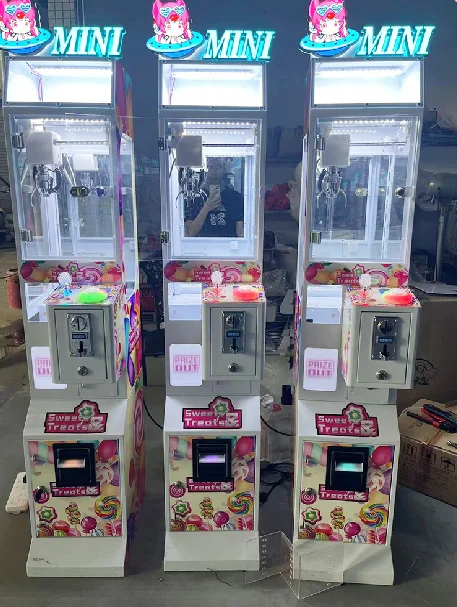 Coin Operated Smaller size crane plush machine mini claw doll machine crane claw machine for children