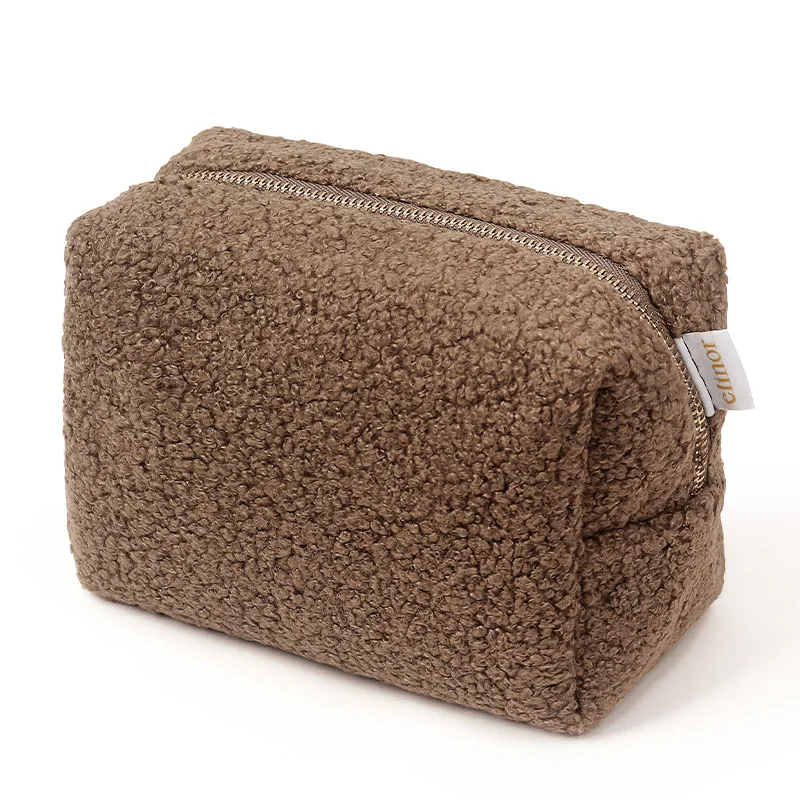 Wholesale Customized Teddy Fabric Brown Makeup Bag Autumn Winter Plush Portable Berber Fleece Plush Storage Large Makeup Bag
