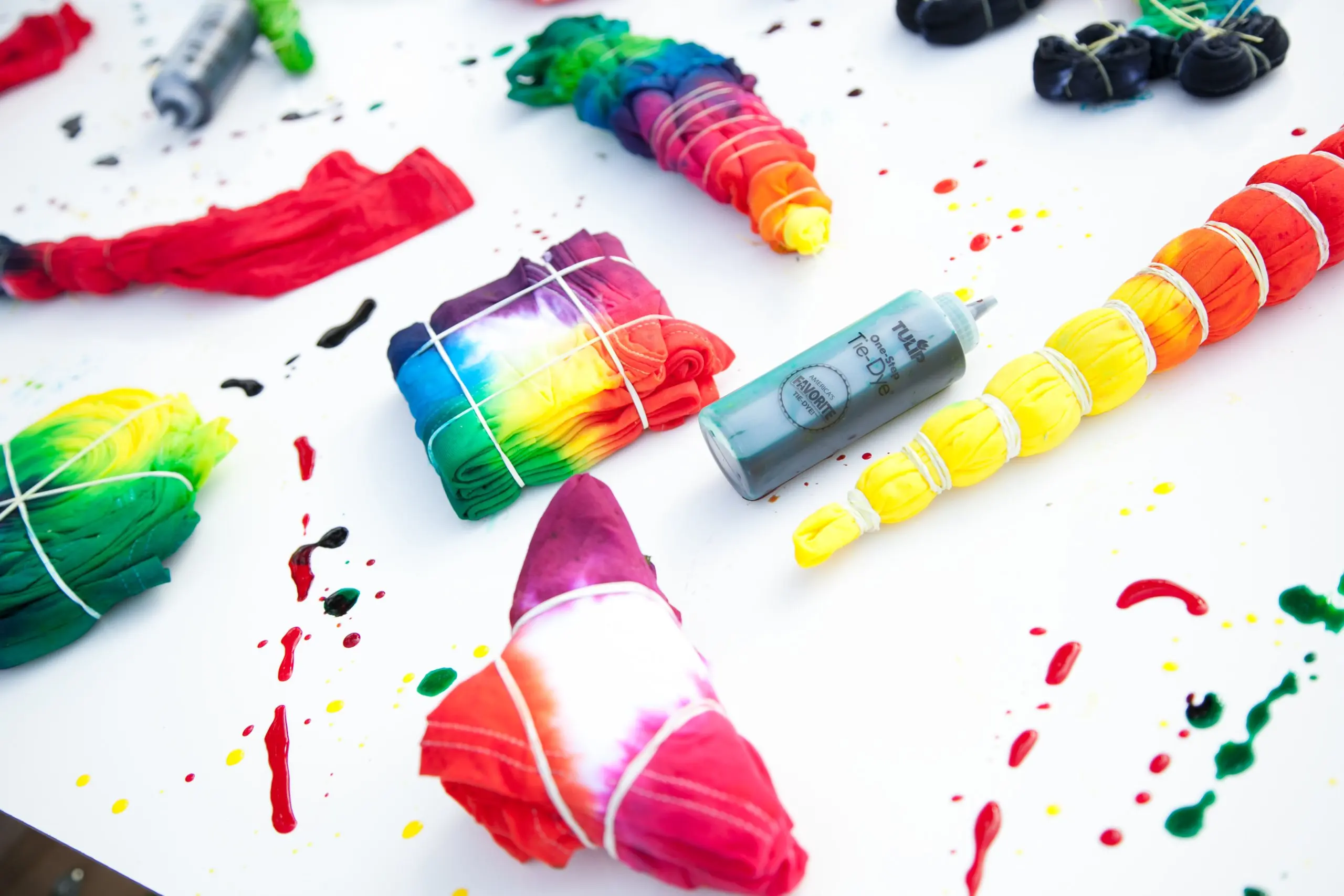 One-Step Tie-Dye Kit Extra Large Block Party 16 oz Easy Squeeze Bottles, All-in-1 Kit Group Activity Tie-Dye Vibrant Color