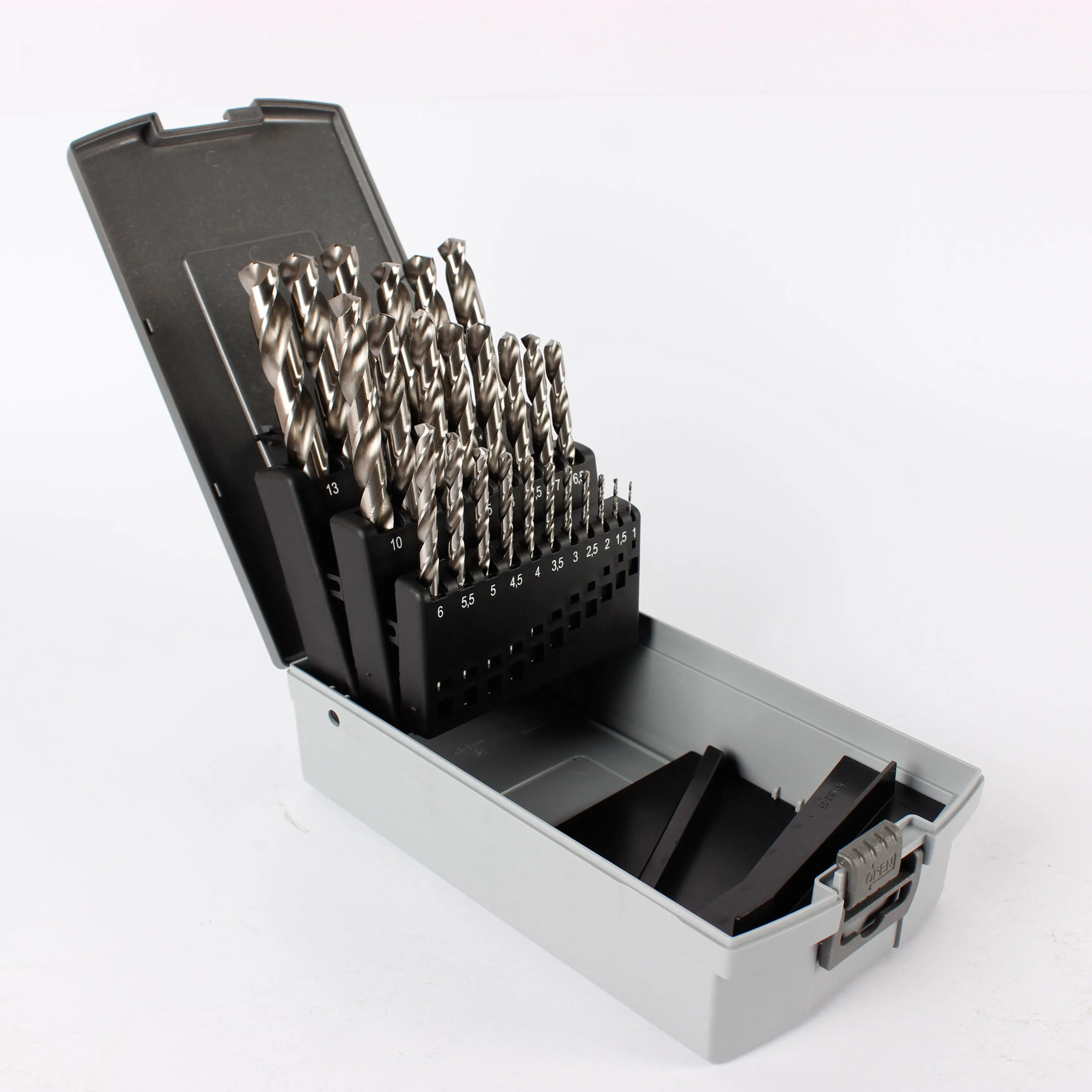 Комбинированный бит прост в эксплуатации и использовании оператор не имеет высоких технических требований