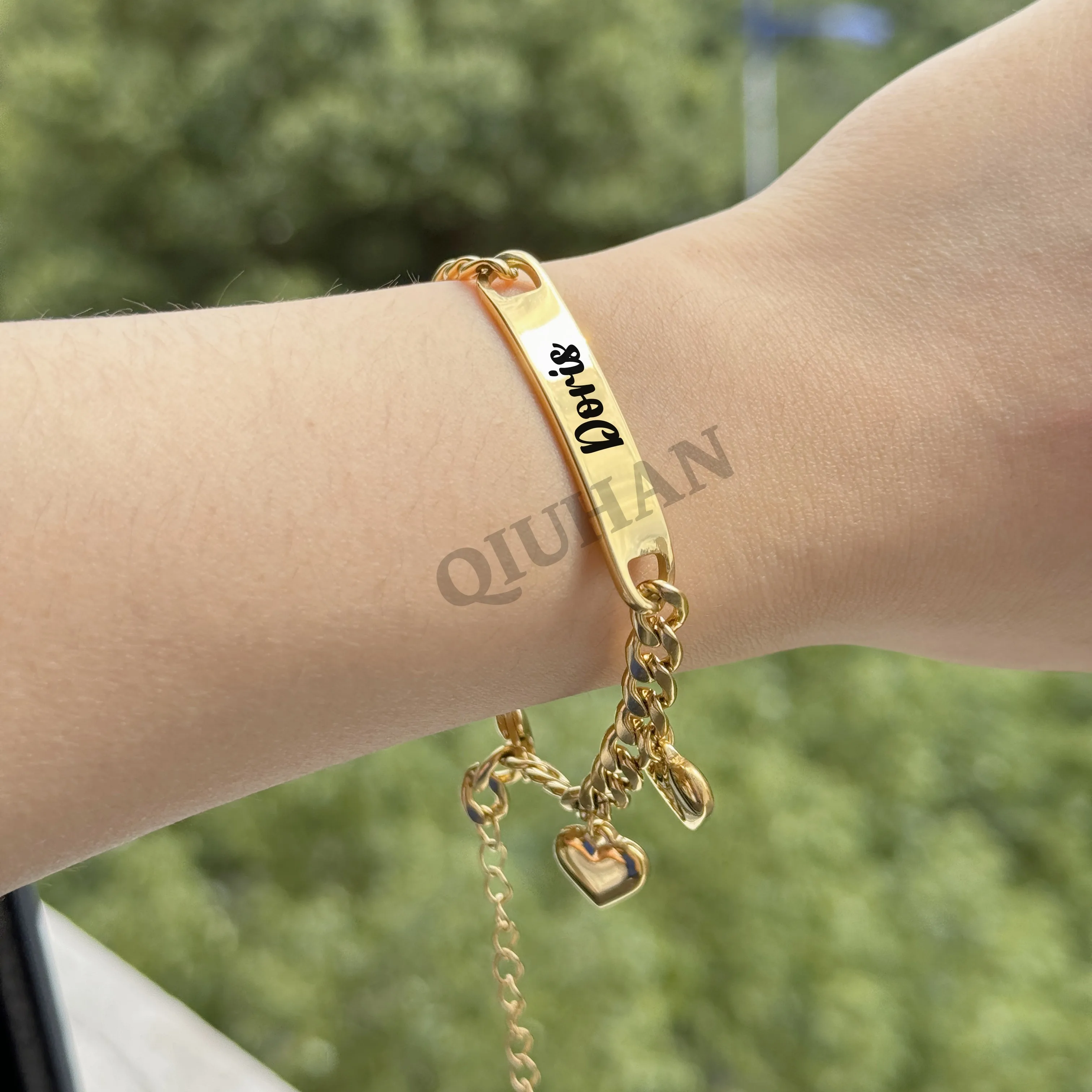 QIUHAN Customised Letter Bracelet Heart Charm Stainless Steel 14K Gold Engraved Name Bracelet