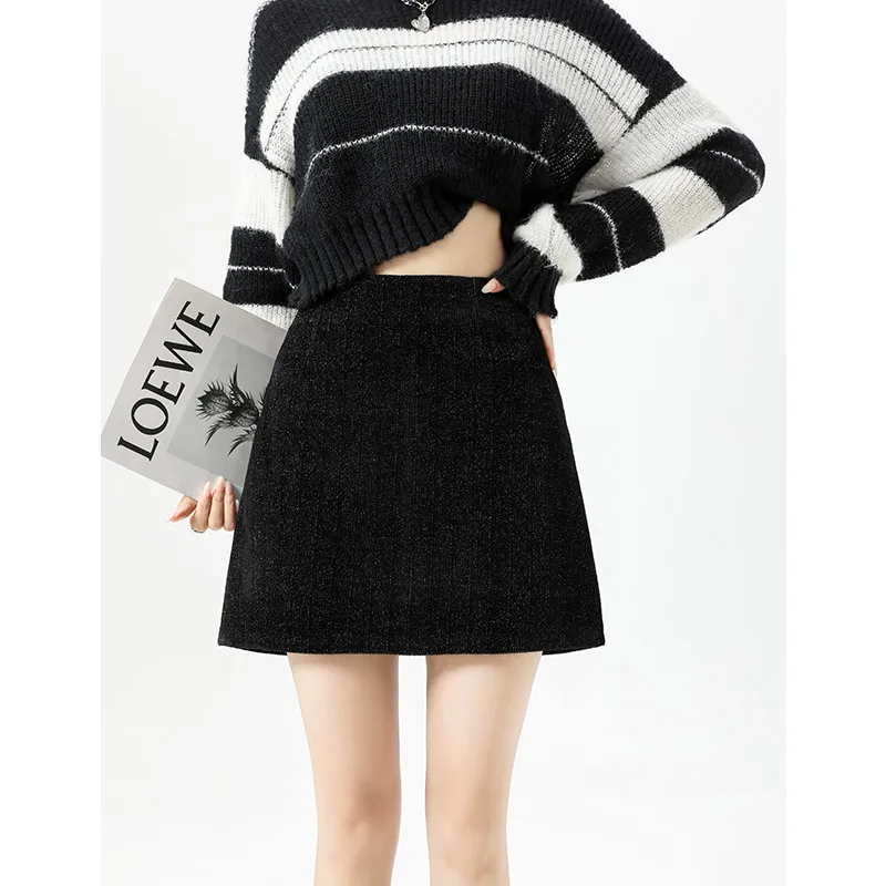 Женская черная мини-юбка-источает современную элегантность