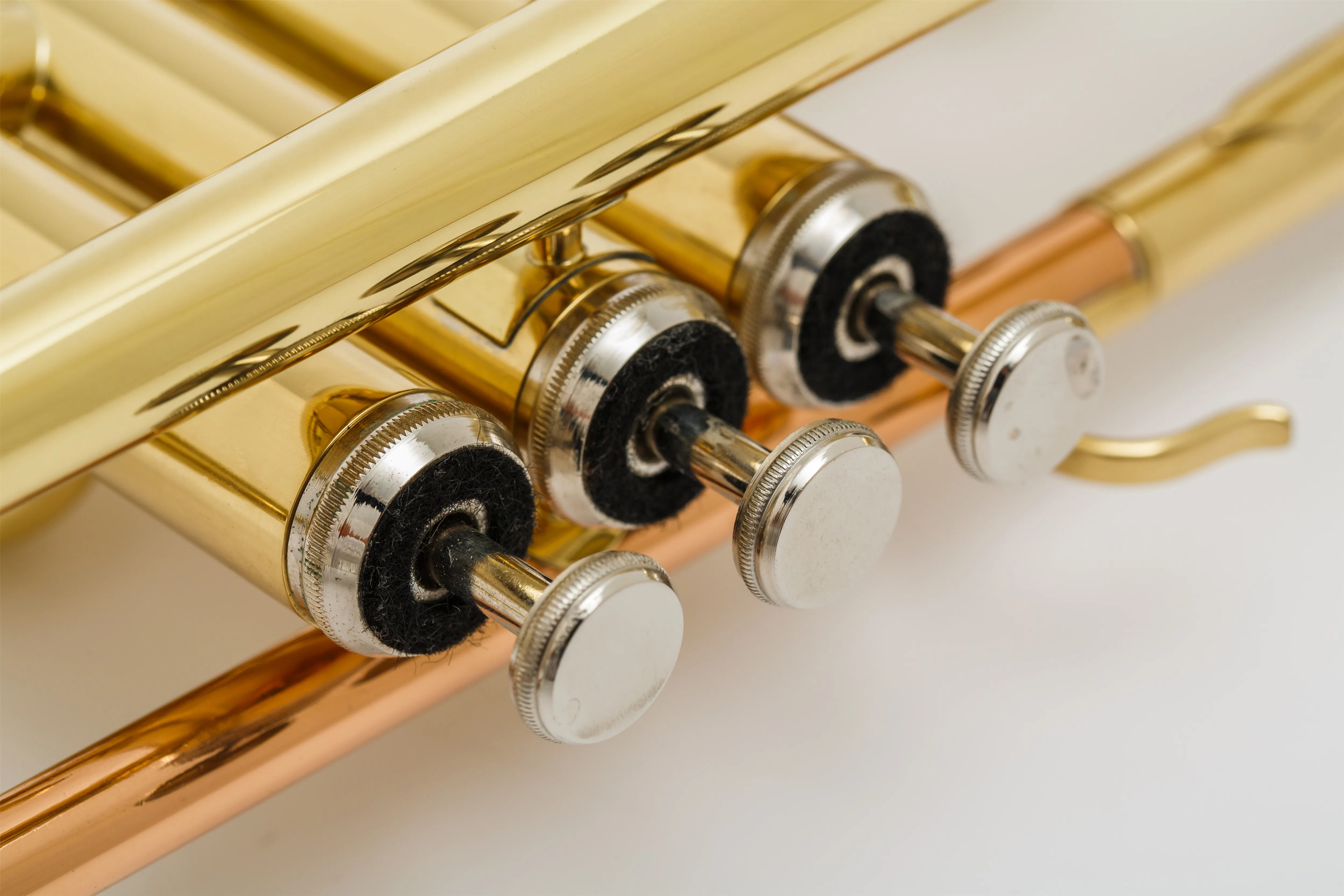 Professional Gold lacquer Trumpts --Tone B  Wholesale  trumpet