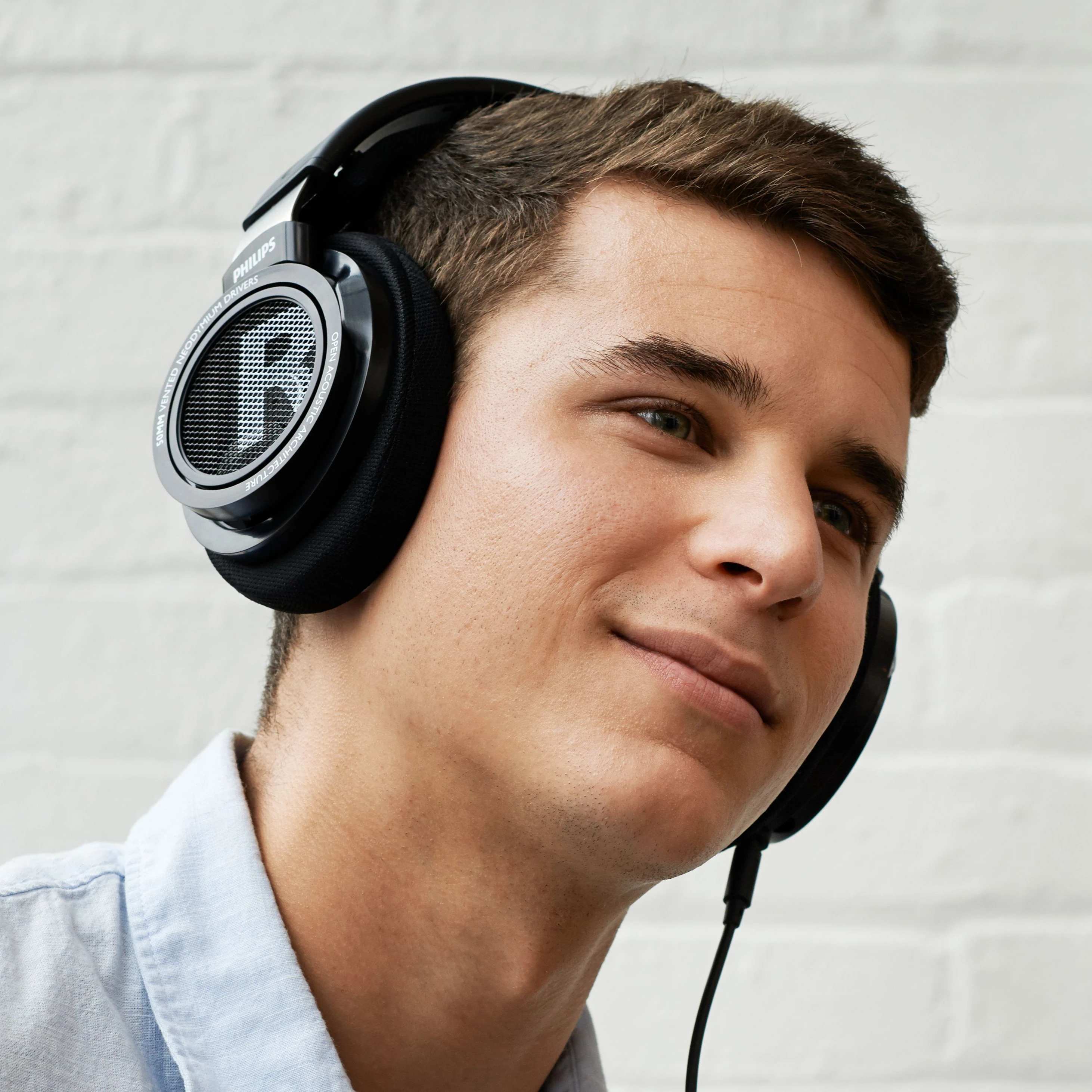 New product custom fashion head-mounted breathable ear cushion stereo surround sound game wired sport headphone