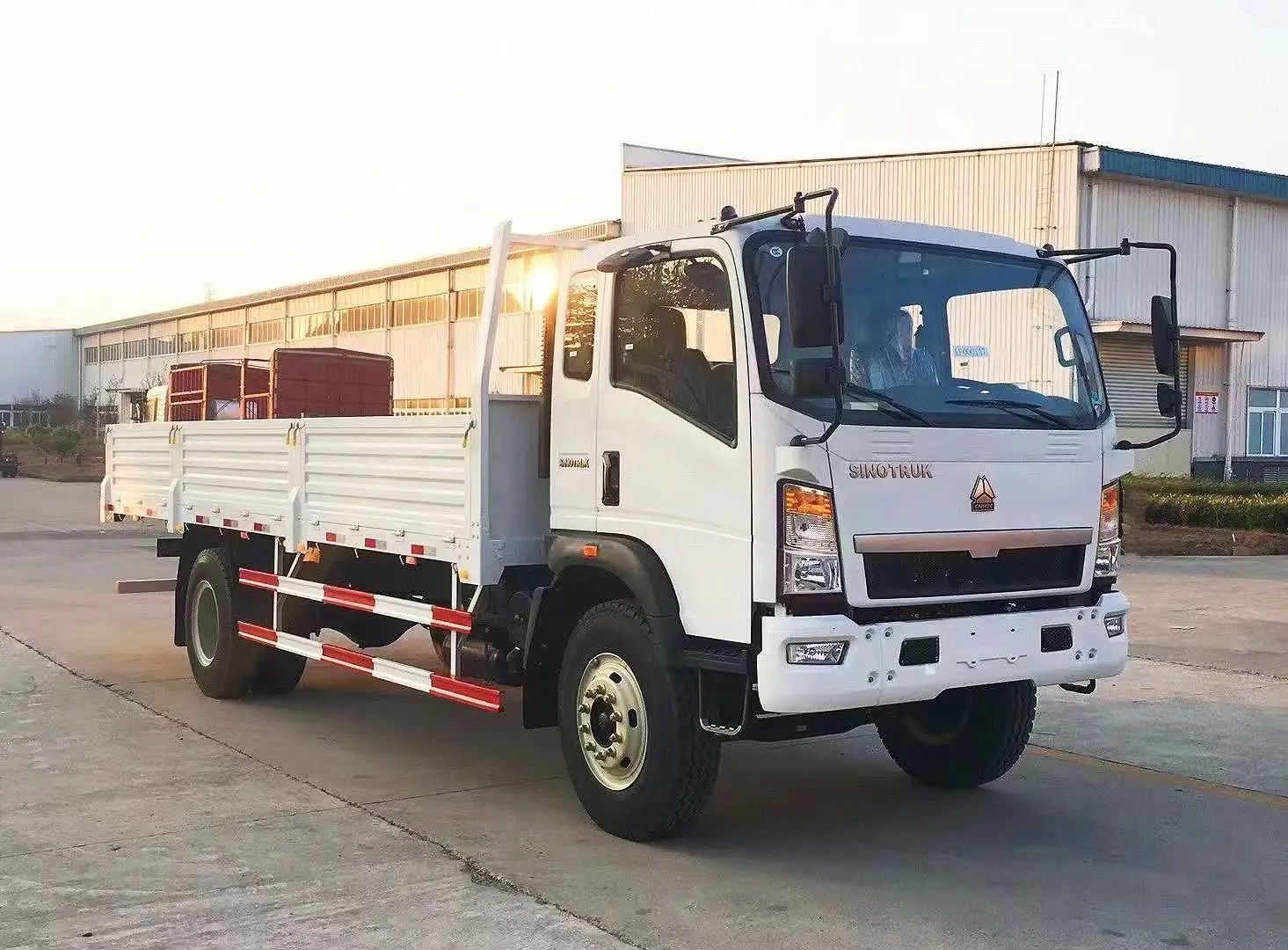  Низкая цена высокое качество SINOTRUK HOWO SINOTRUCK 3 тонны 6 колесный