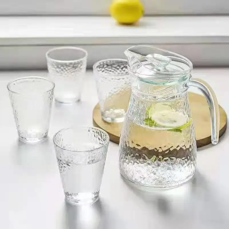 Набор стеклянных бутылок для холодной воды