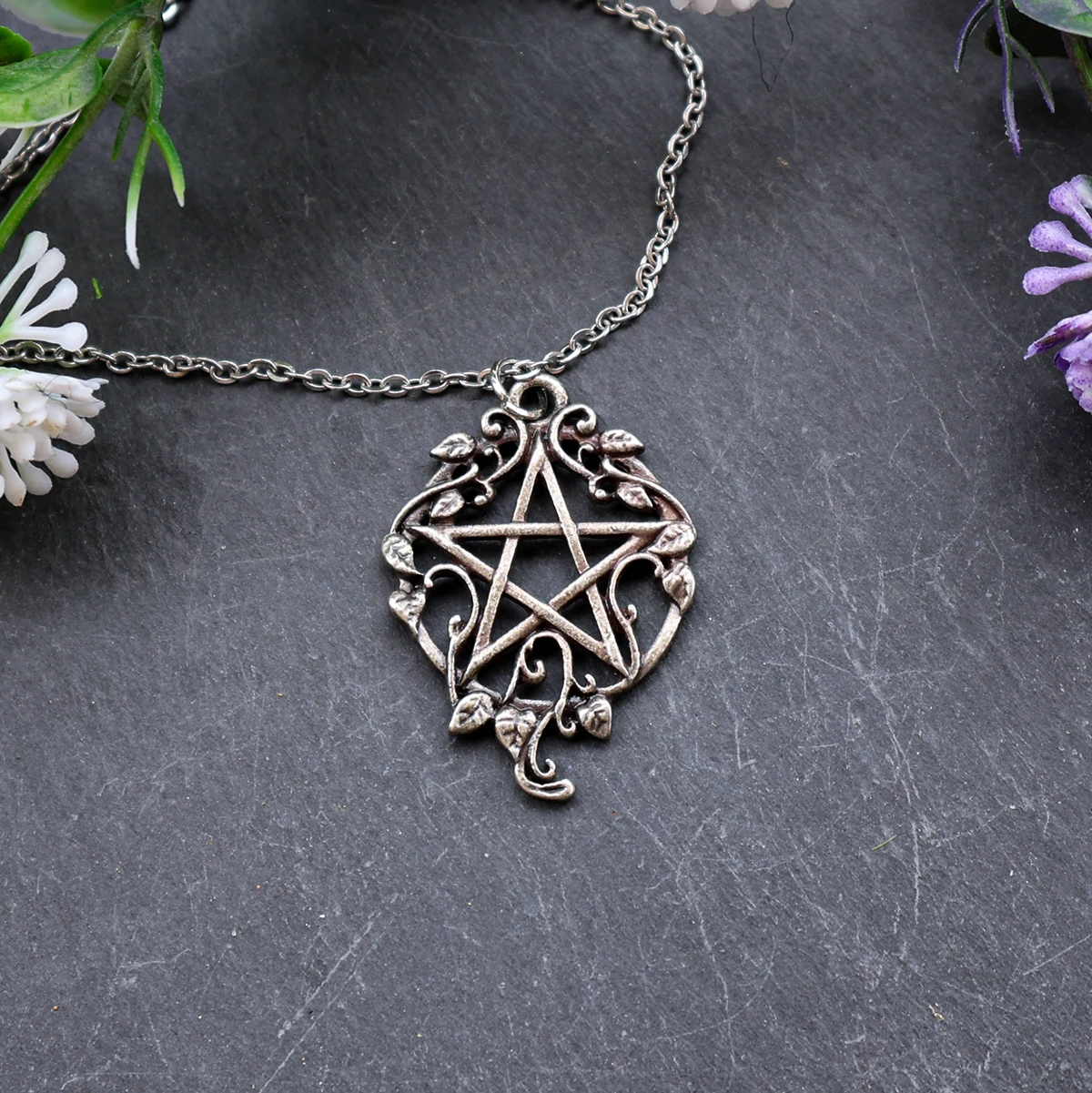 Manufacturer Direct Sales Witch Pentagram With Ivy Necklace Pagan Gothic Wiccan Jewelry Necklace for Women