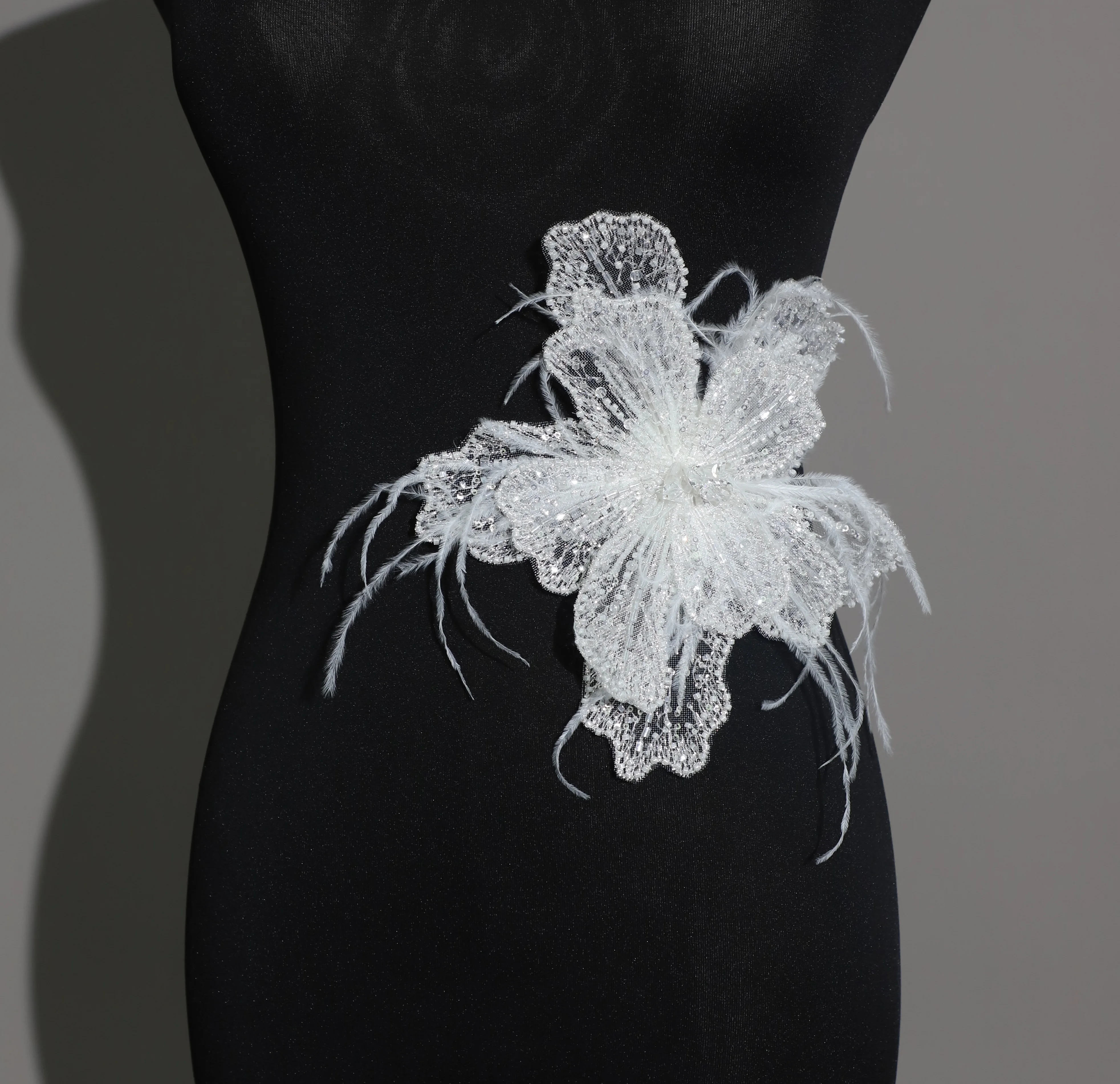 2024 New Design Ostrich Beaded Applique Bridal Dress Sequin Beads Boutique Decoration Accessories