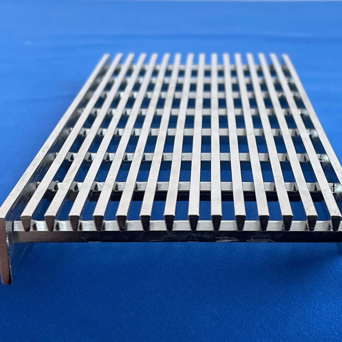 Factory Price Heavy Duty 304 Stainless Steel Drain Grate Cover SS Driveway Grate Stainless Steel Grating For Swimming Pool