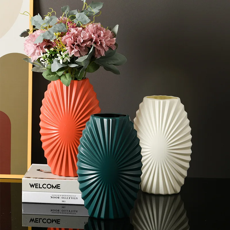 Factory Cheap Price Nordic Ray Texture Plastic Flower Vase Home Decor Table PE Vases For Living Room