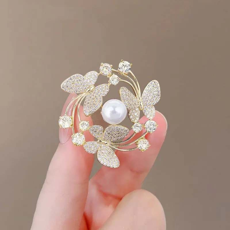 Luxury Full Zircon Rhinestone Brooch Pin for Women Simple Butterfly Sweater Brooch Women Pearl Gold Plated Brooch Jewelry