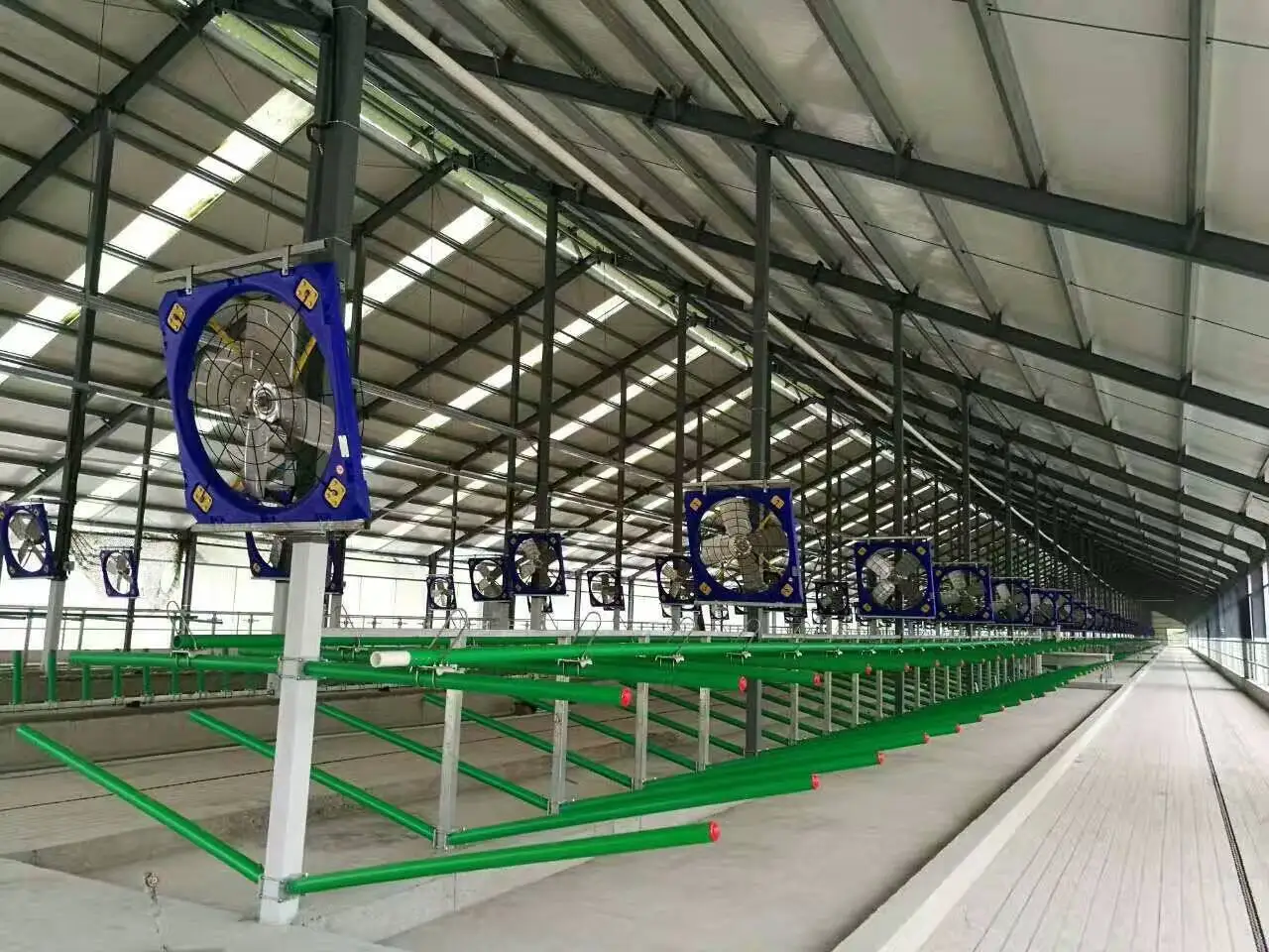  Преимущества для коров пластиковая свободная корова внутренняя толщина 5 мм ПВХ соединяемая трубка стойка