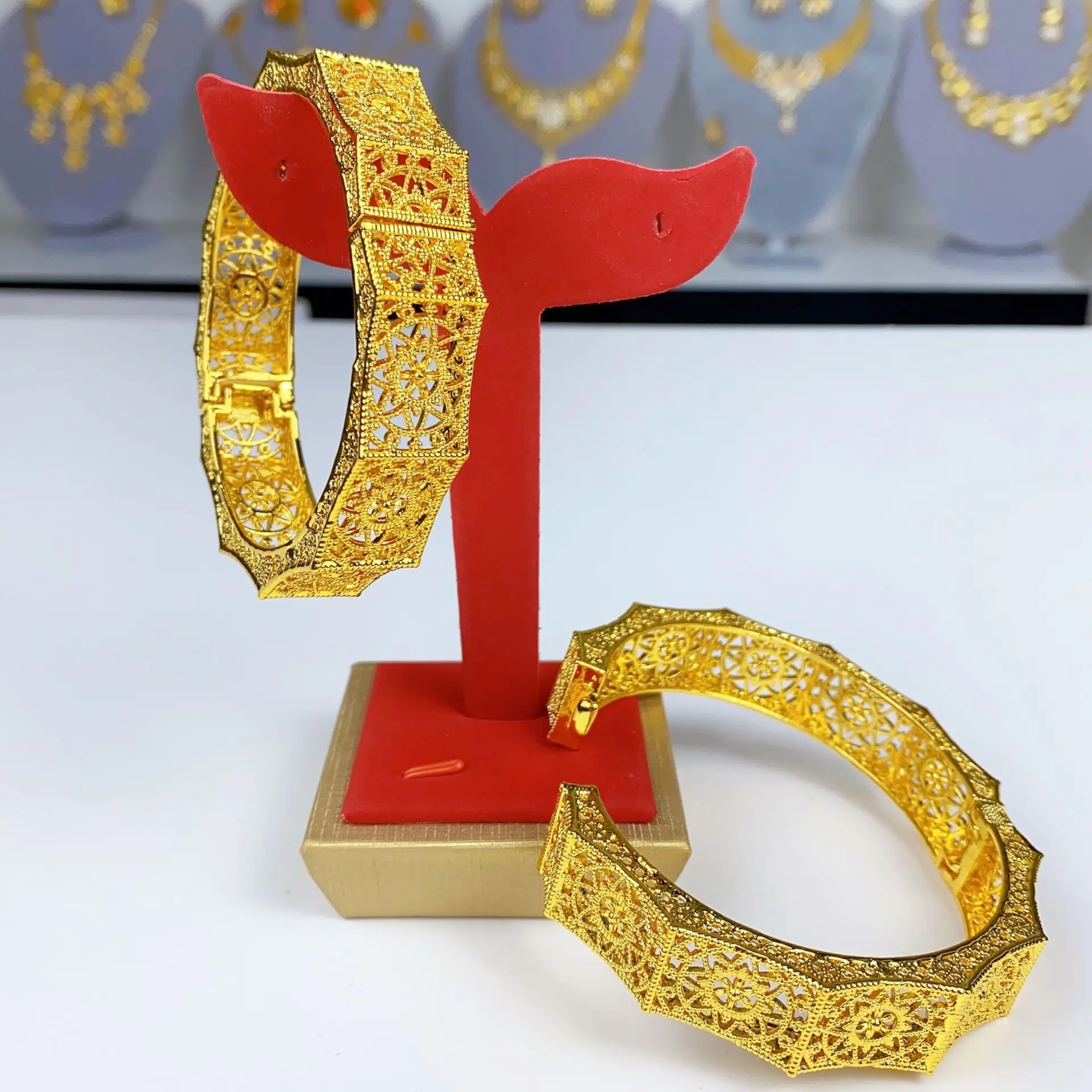 Wholesale Shiny Gold Plated Jewelry Bangles Findings Copper Brass Bridal Geometric Hollow Bracelets For Women