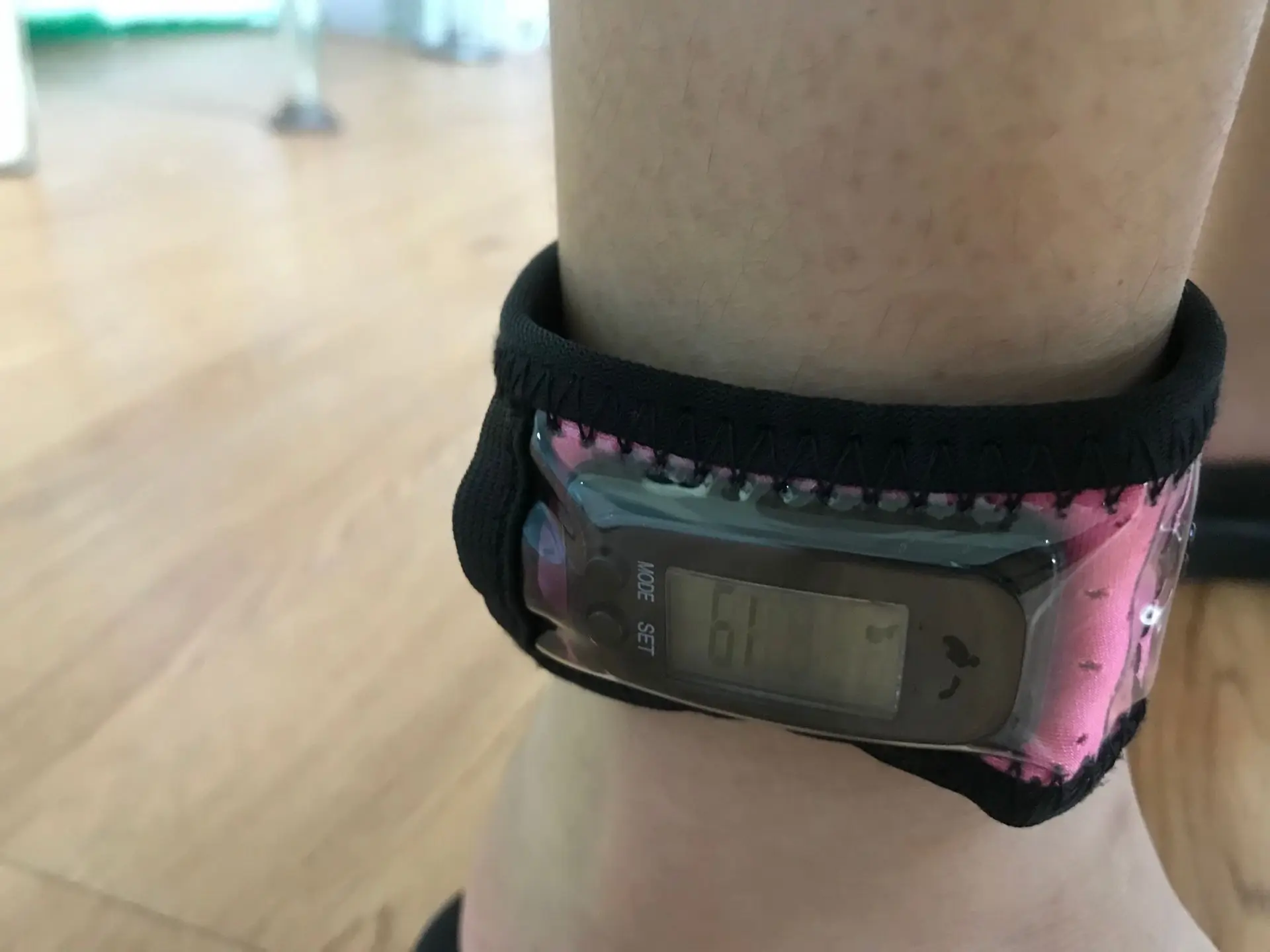 2020 New Multi-Functional Outdoor Sports Pedometer Ankle Strap Time Pedometer