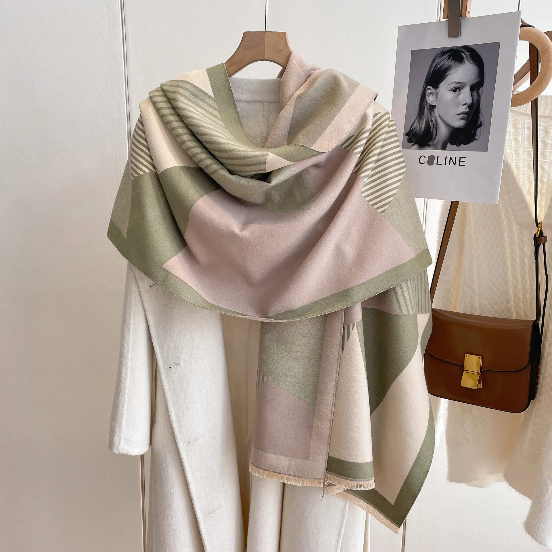 2023 Christmas Large Geometry Jacquard Pashmina Scarf Shawls Warm Thick Cashmere Womens Winter Scarfs and Wraps