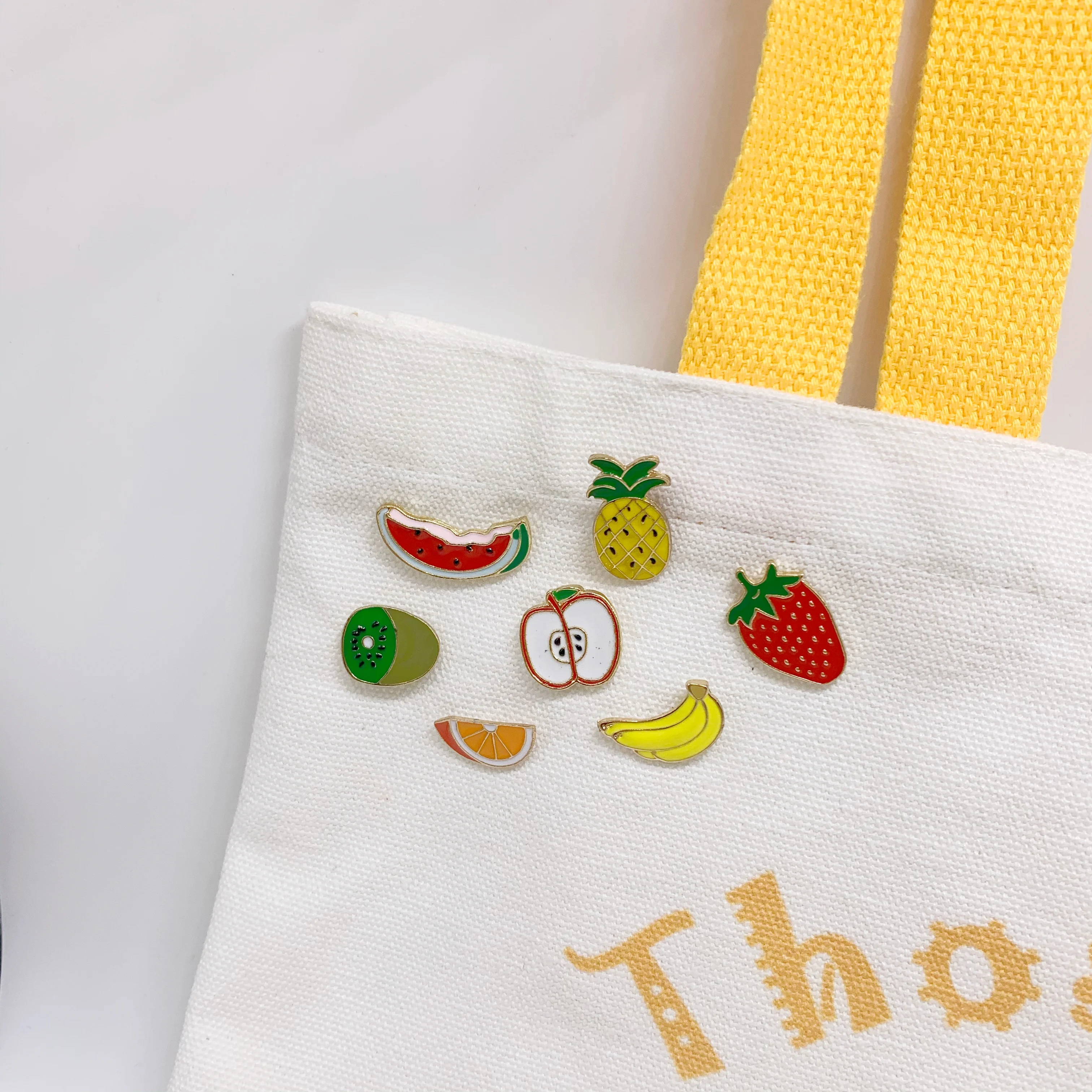 Hot Sale Cute Fruit Brooch Pin Set Apple Banana Strawberry Kiwifruit Pineapple Watermelon Safety Pin Brooch for Decoration