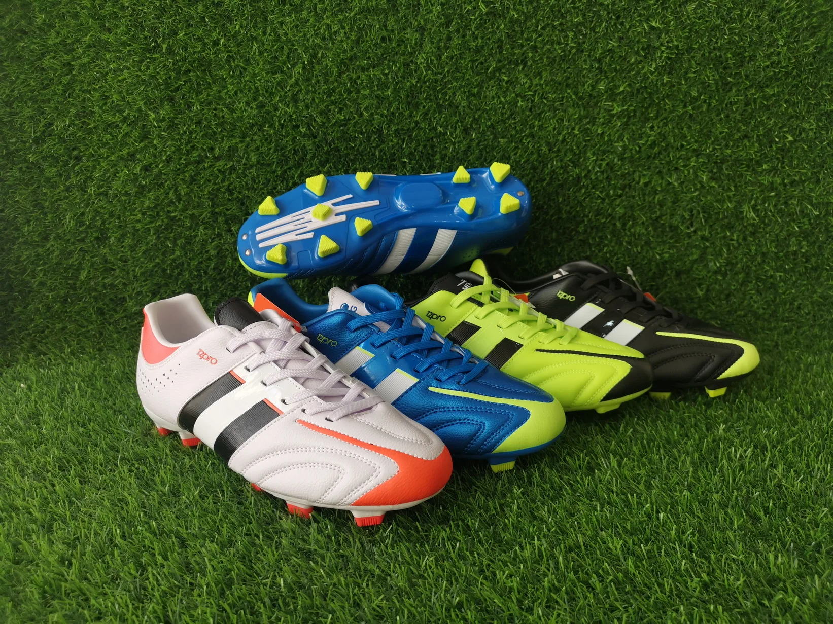 latest design soccer men mid cut TPU  football shoes  customized brand soccer boots