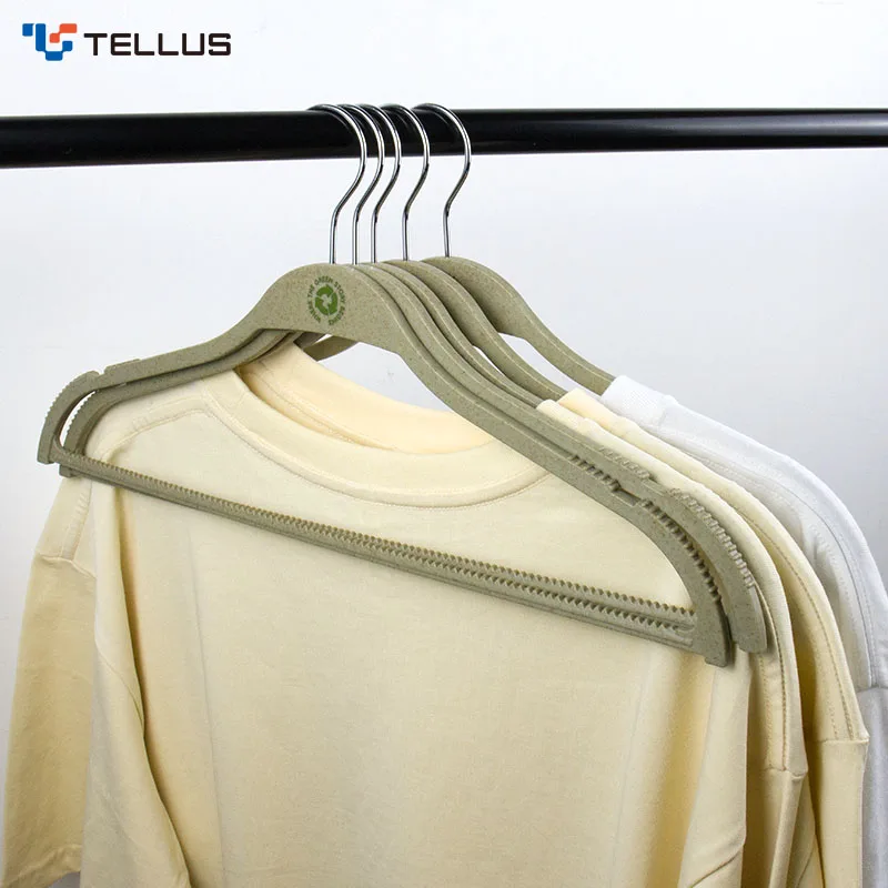 Newest Idea Custom Logo 100% Recycled Material Black White Suit Hanger Coat Shirt Non Slip with Notched Plastic Hangers