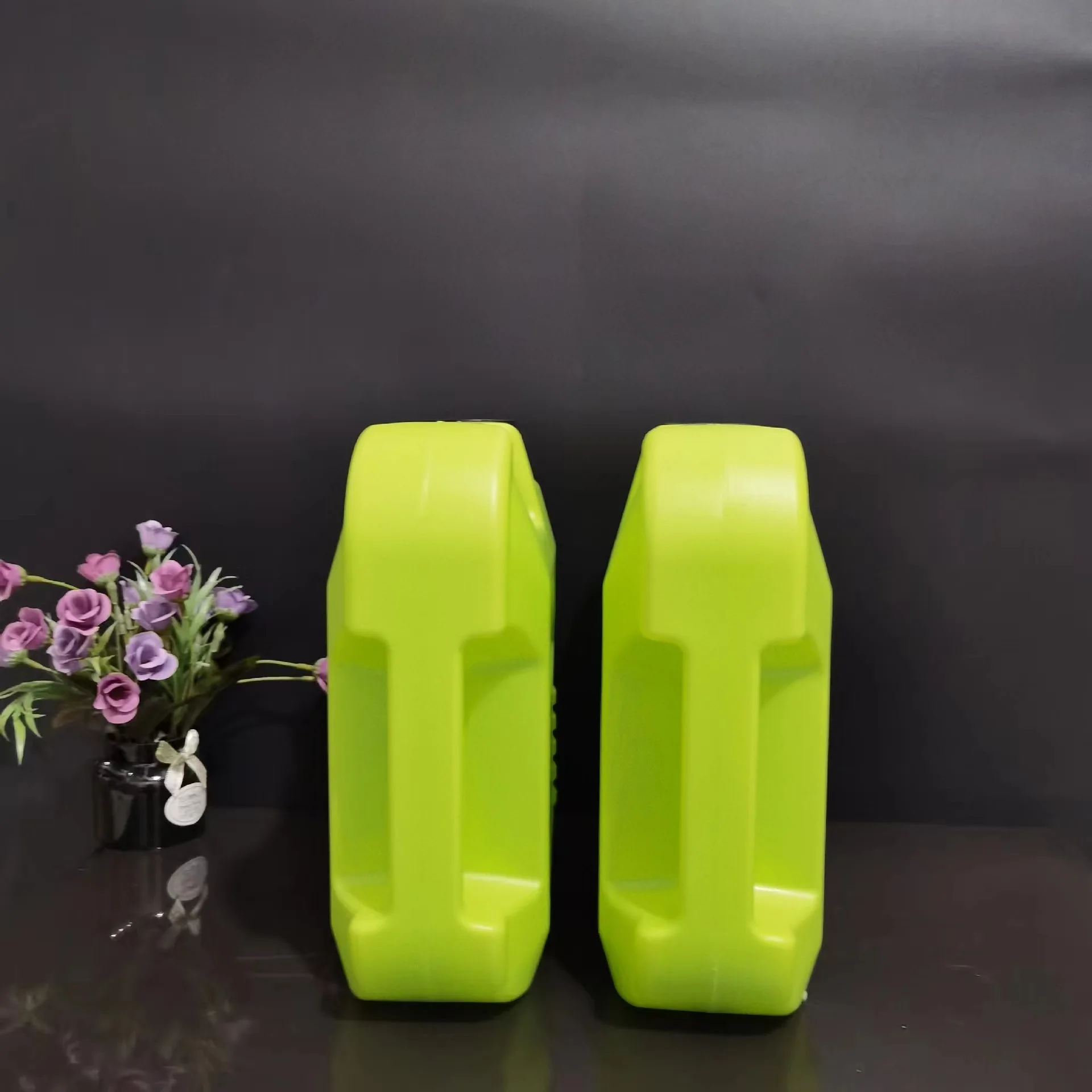 4 liter 1gallon Green Plastic Engine Oil Bottle Motor Lubricant Oil Bottle empty jerry can With Handle