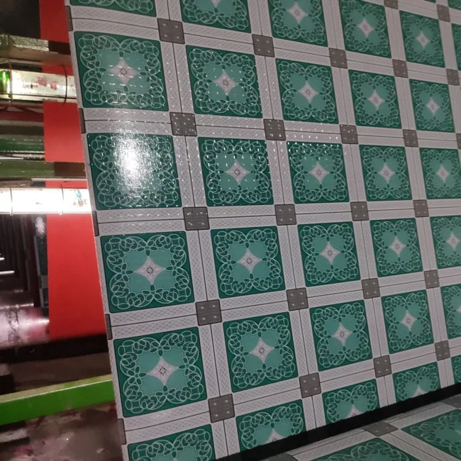 Пластиковые напольные покрытия виниловые рулон