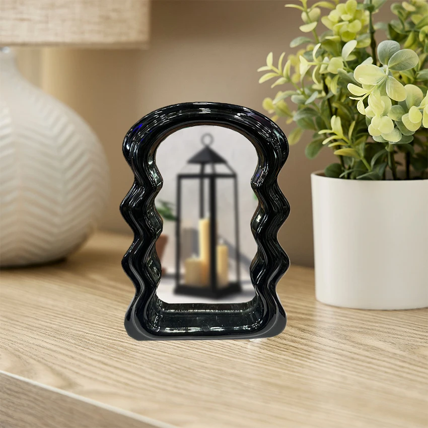 New Style Resin Frame Glossy Lacquer Mirror In The Center Black Wood Mirror Photo Frame
