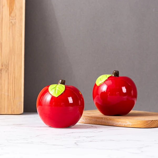 Керамический шейкер для соли и перца в форме