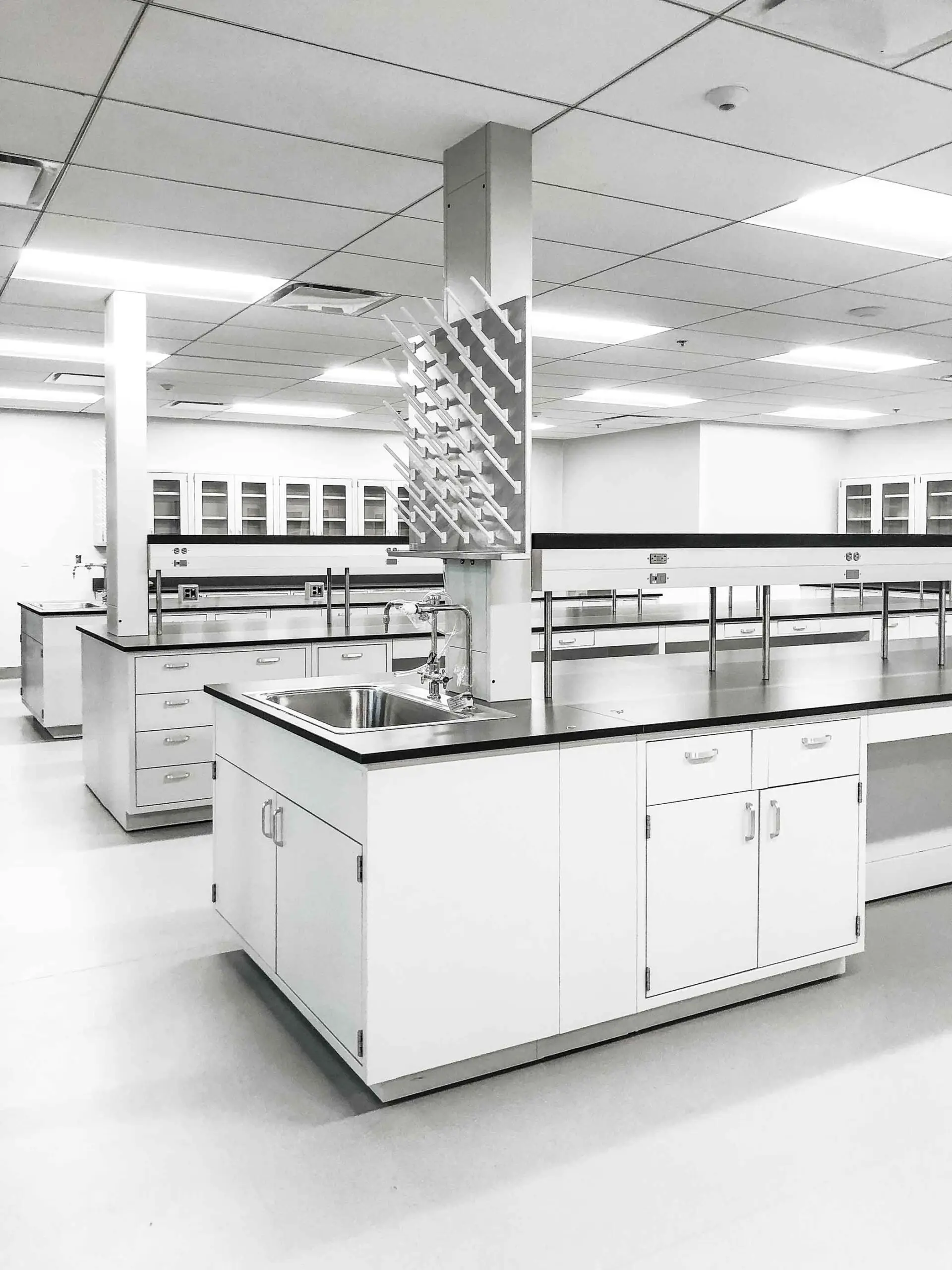 High Temperature Resistance Chemical Lab Bench with Phenolic Resin Worktop Lab Furniture