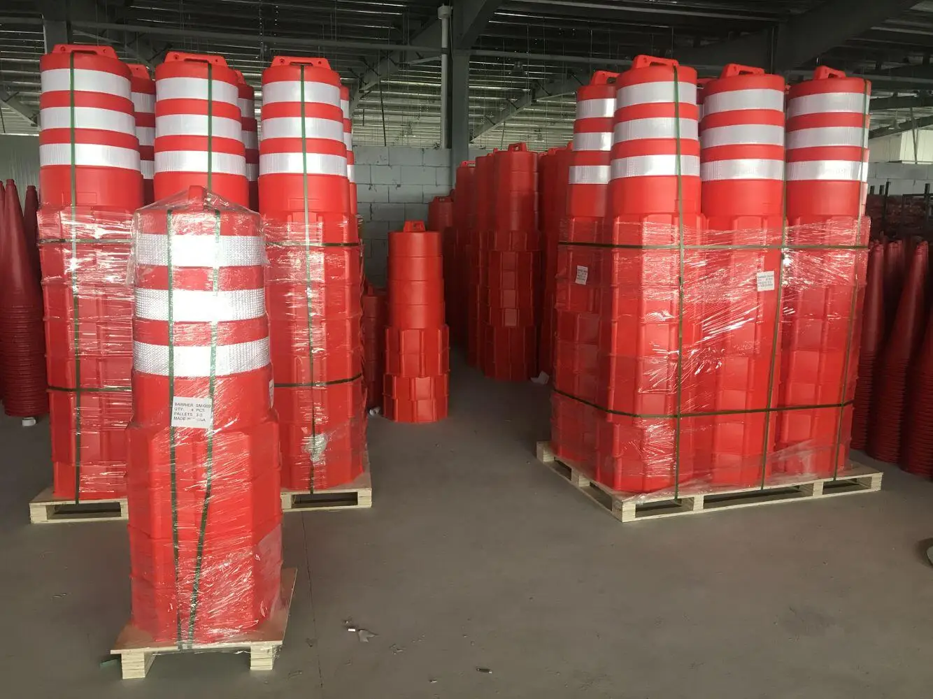 Roadside Construction Warning Reflective Tape Plastic Rubber Base Traffic Barrel Drum