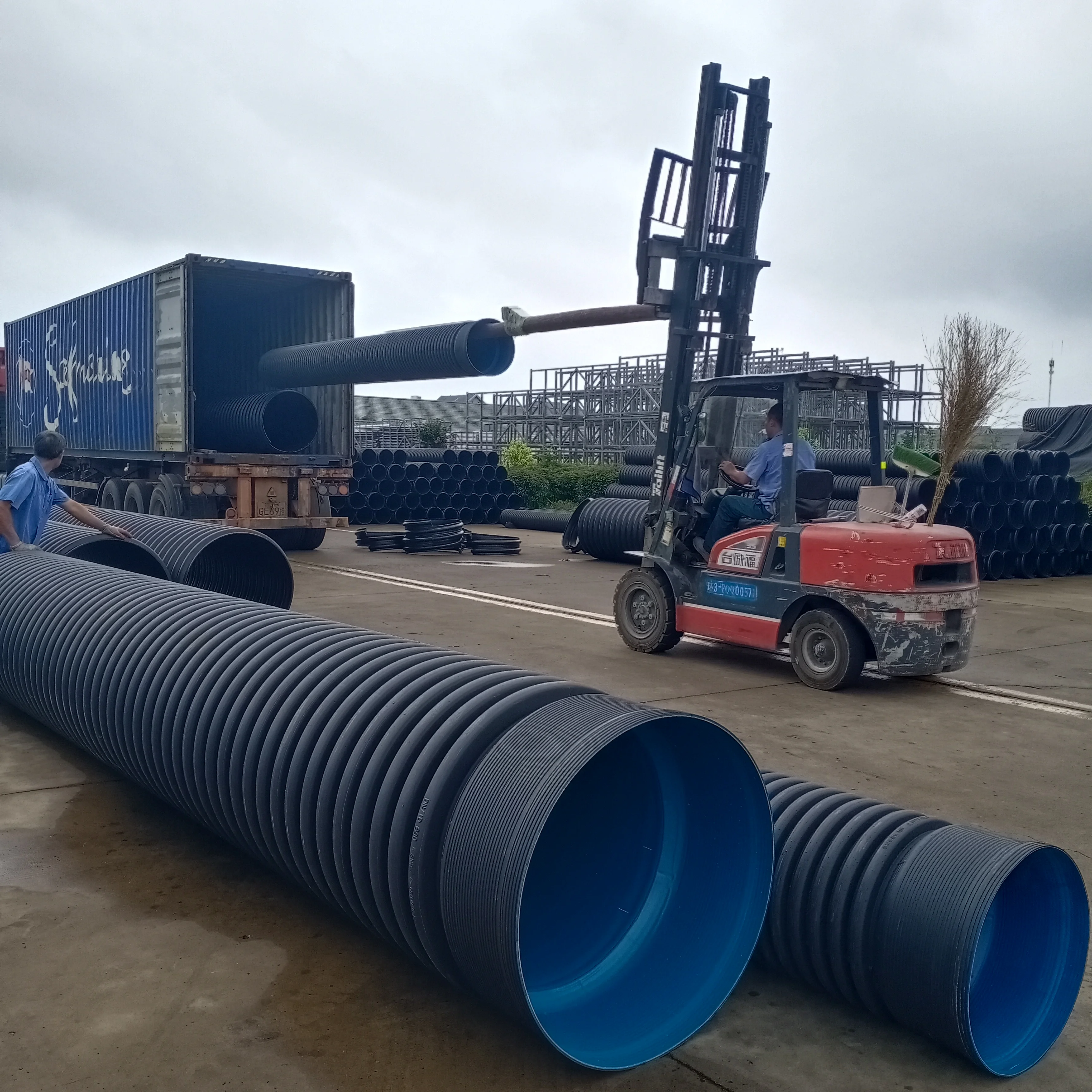 Factory-Direct PE Culvert Pipe Drainage HDPE Two-Wall Corrugated With DN100 200mm 300mm Sizes Flexible Durable Moulding Service