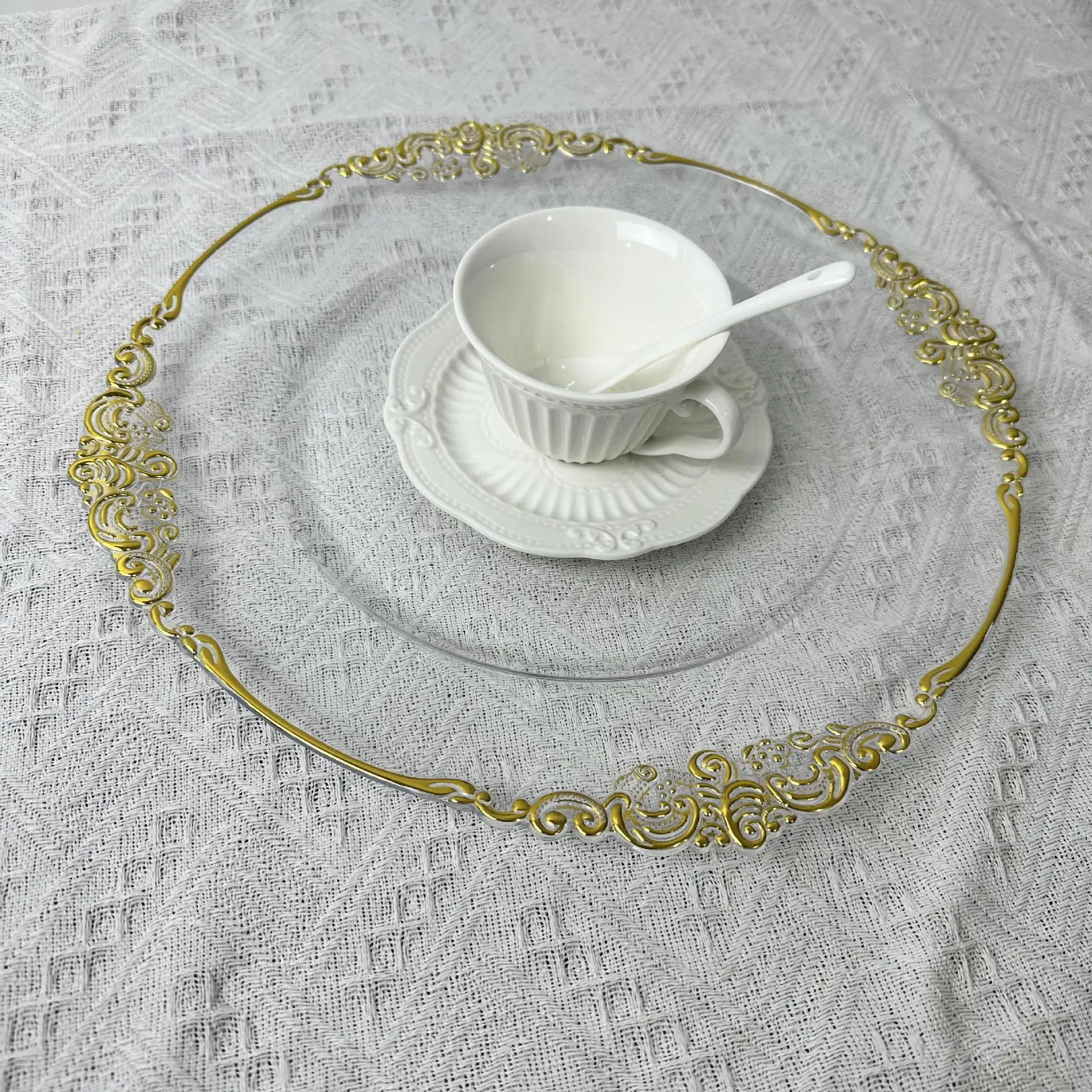 2023 New Design Plastic Material Clear Charger Plates Silver Patterned Trim Gold Rim Charger Plates For Wedding Party