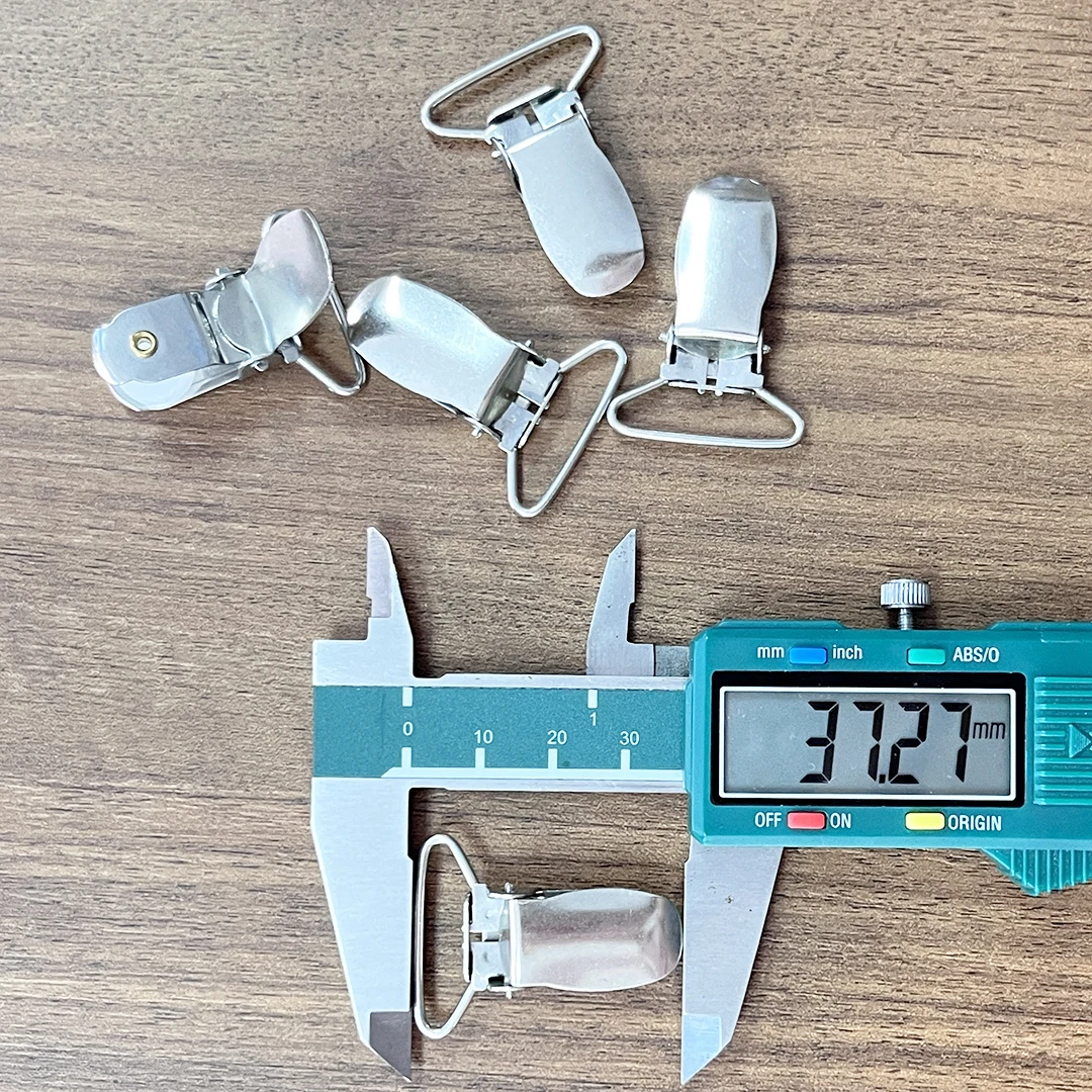 In stock metal clip suspenders end pacifier clips fastener for pet strap garments