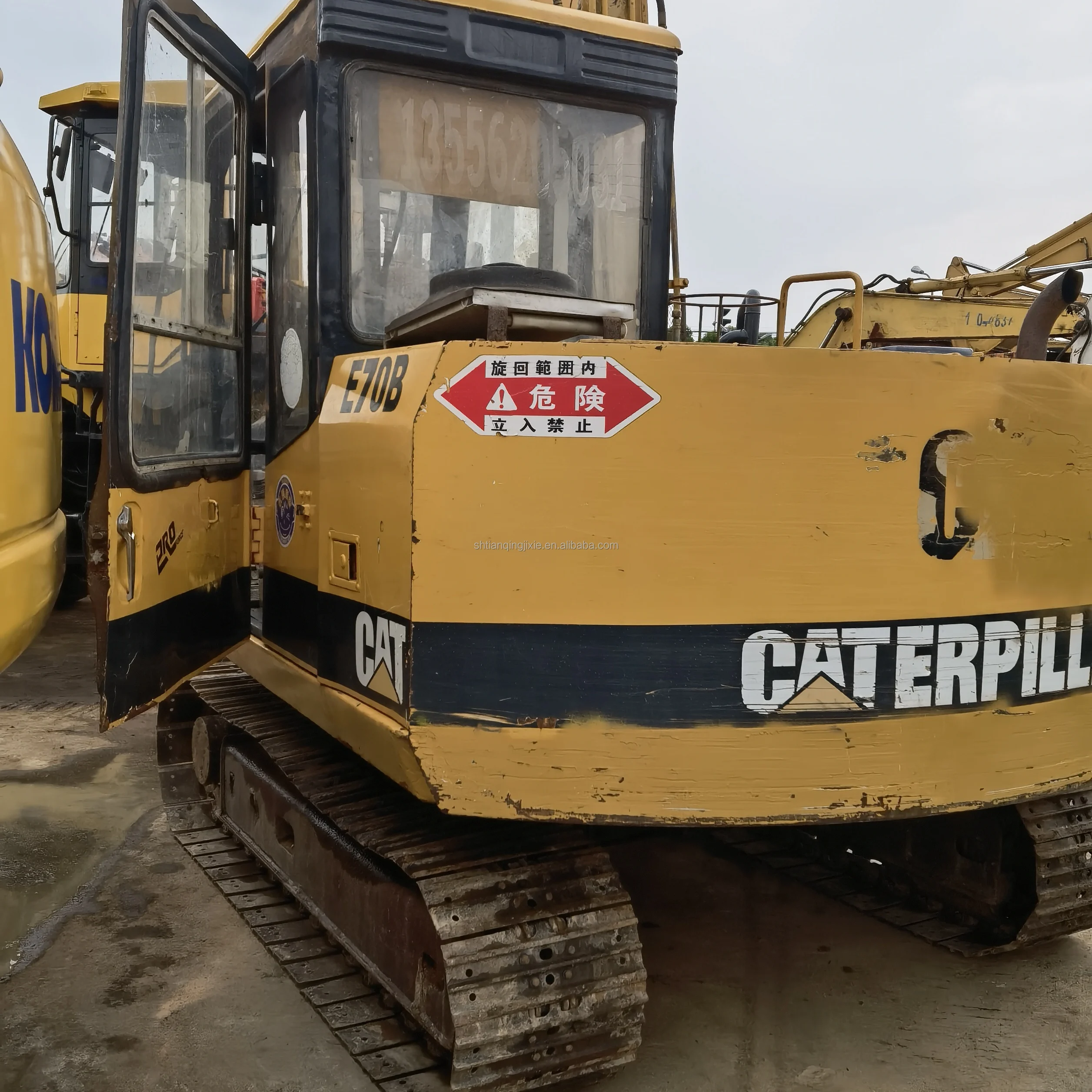 Original Paint Low Price Used CAT E70B Excavator For Sale Japan Caterpillar e70 e120b  e200b crawler excavator small digger