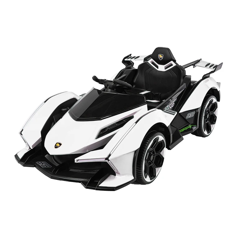 Детский игрушечный автомобиль