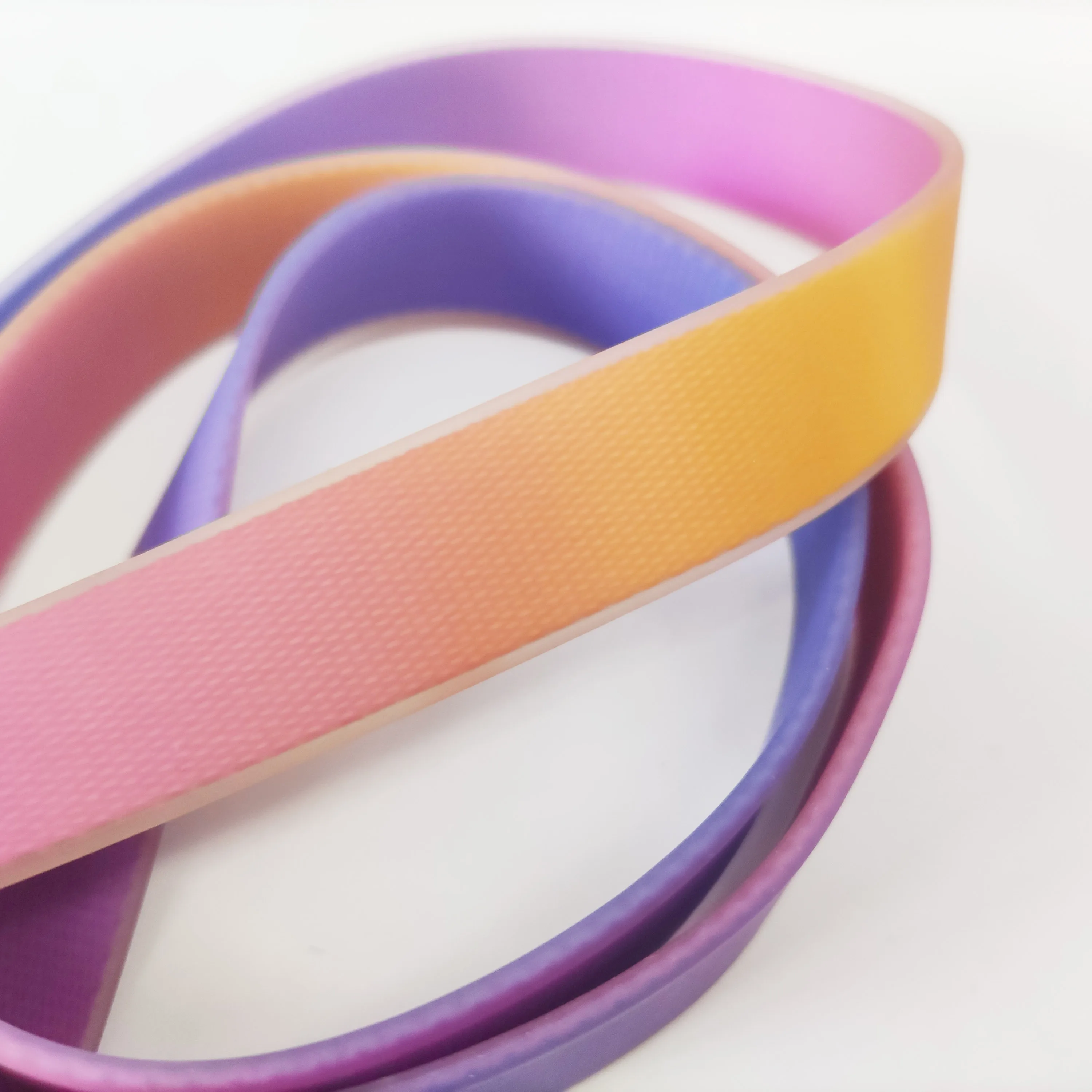 Wholesale Colorful Reflect Silicone PVC TPU Waterproof Dog Leashes With Heavy Duty Training Luxury Metal Hook