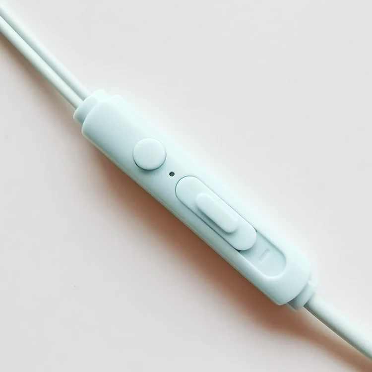 Factory direct sales soft silicone earplugs are more comfortable to wear of fashion earphone earbuds