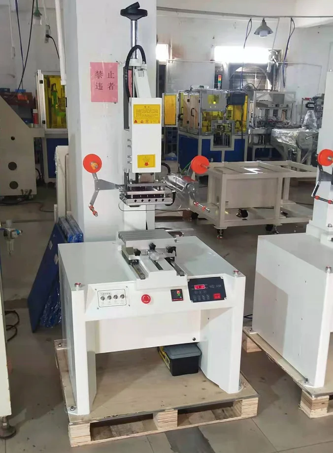 
New style Hot stamping machine for paper leather plastic products Hot sale running table hot stamping machine 